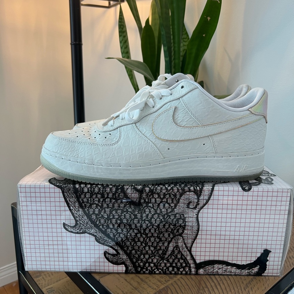 Air Force 1 Low Year of the Dragon Insideout White Dragon -  (9.8/10) OG Box